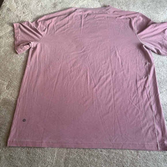 Lululemon men’s T shirt - Picture 3 of 3
